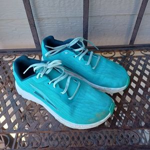 Women's aqua Altra Rivera size 8 running shoes